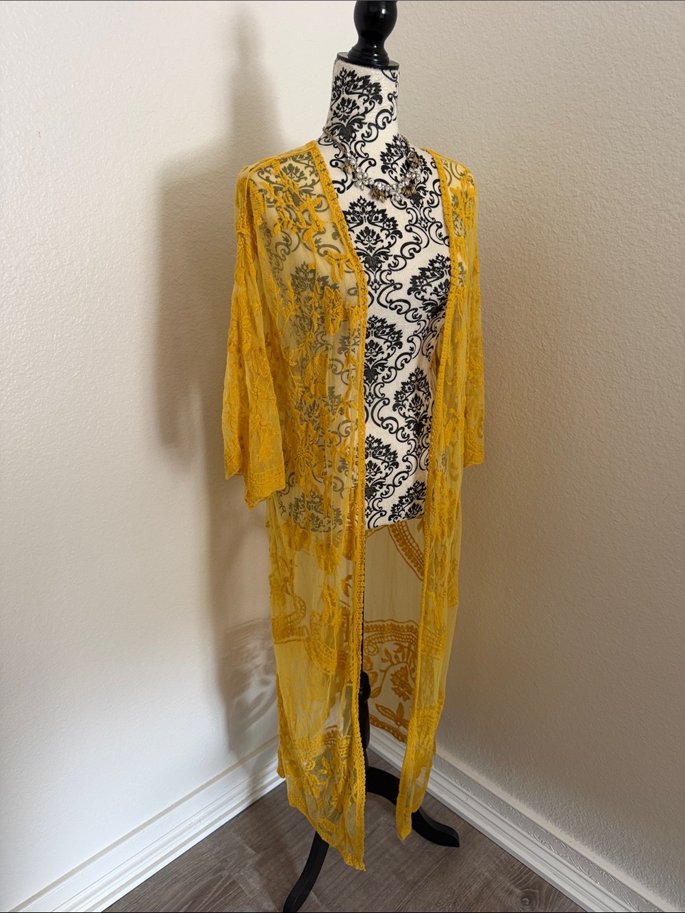 Altar’d State Yellow Lace Long Kimono Duster Jacket size M/L
